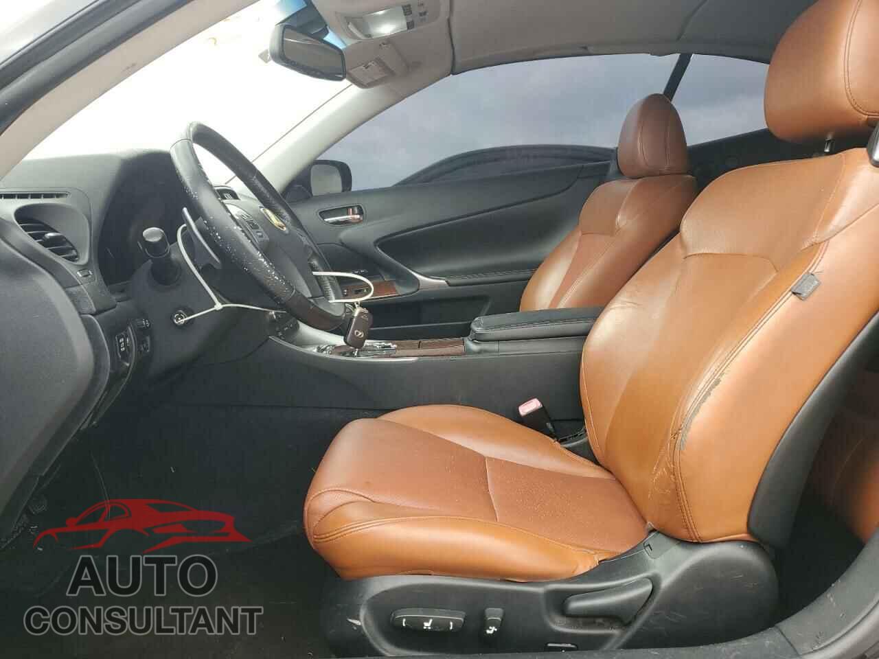 LEXUS IS 2011 - JTHFE2C29B2505710