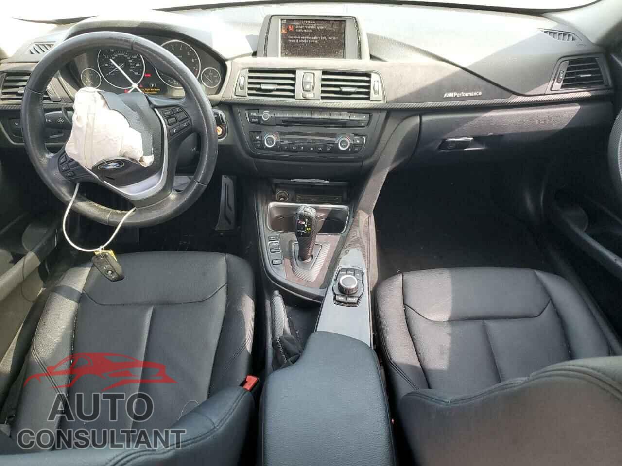 BMW 3 SERIES 2015 - WBA3C1C55FK123739