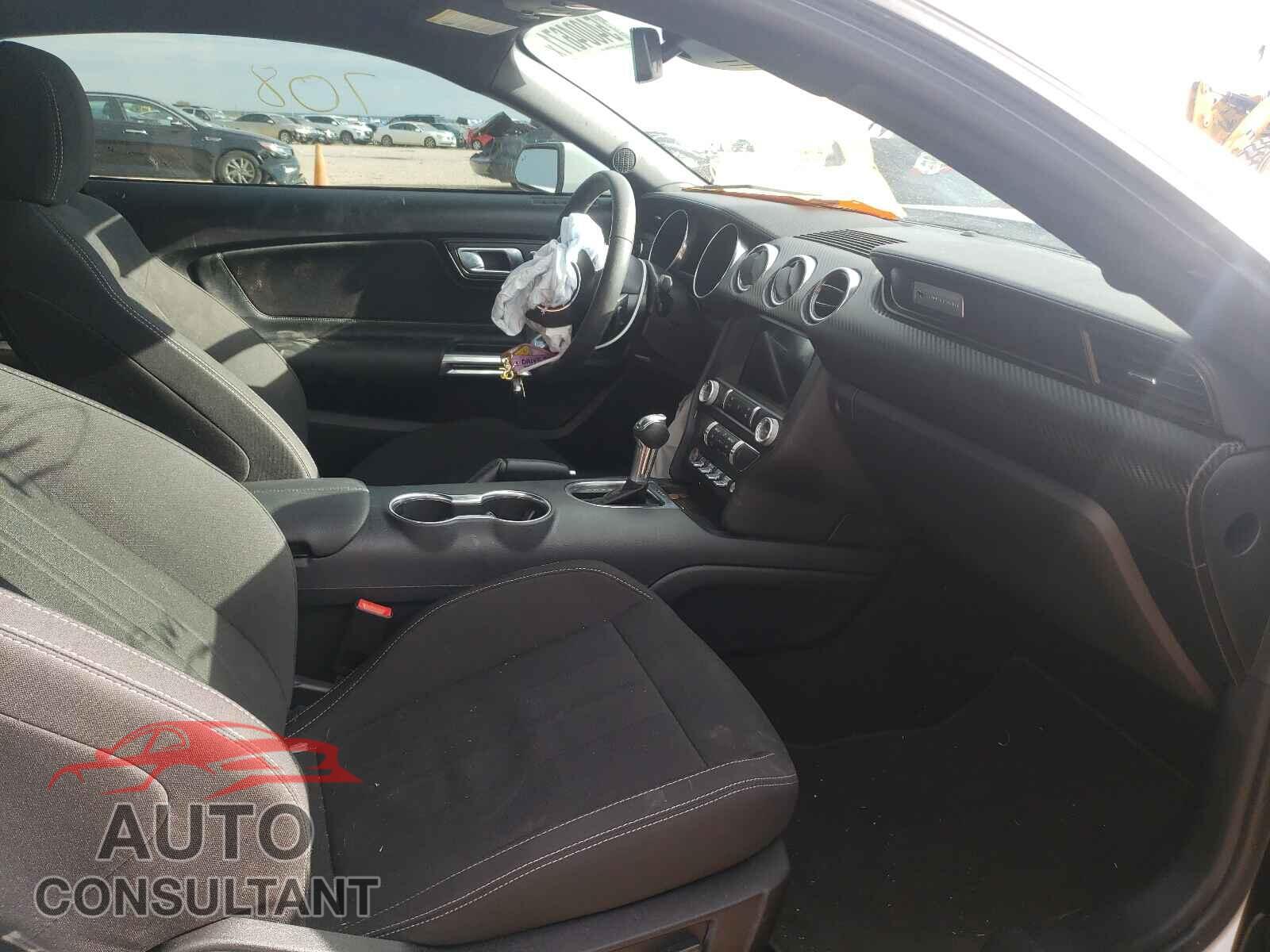 FORD MUSTANG 2021 - 1FA6P8TH8M5110802