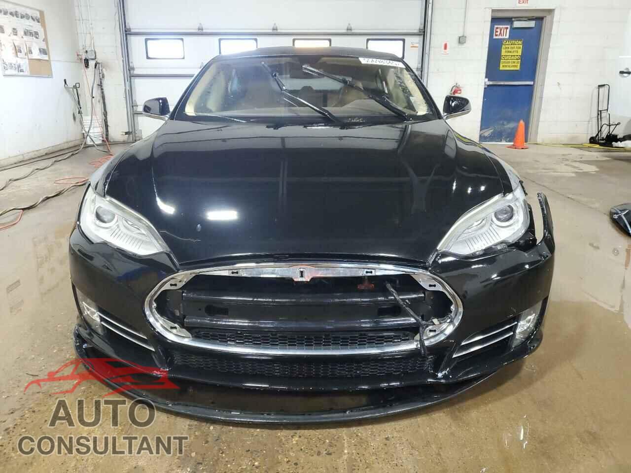 TESLA MODEL S 2013 - 5YJSA1CG1DFP03666