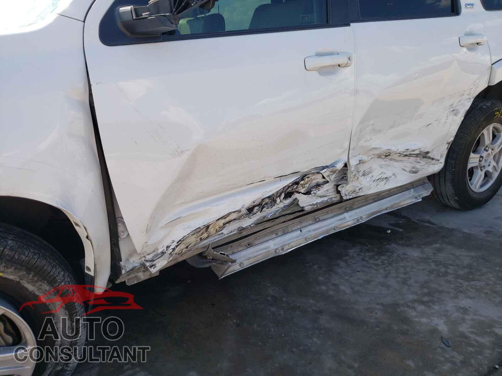 TOYOTA SEQUOIA 2017 - 5TDZY5G1XHS067886