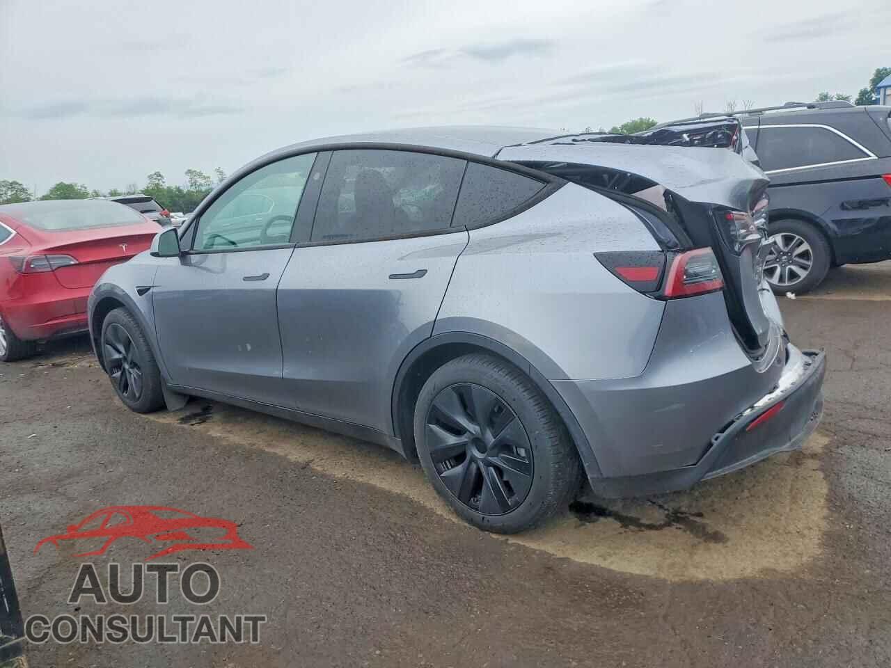 TESLA MODEL Y 2024 - 7SAYGDED4RA325007