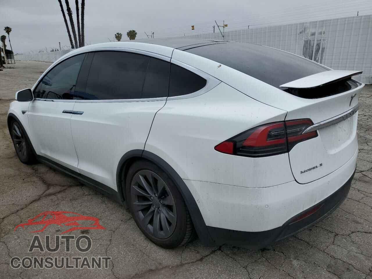 TESLA MODEL X 2016 - 5YJXCAE22GF015603
