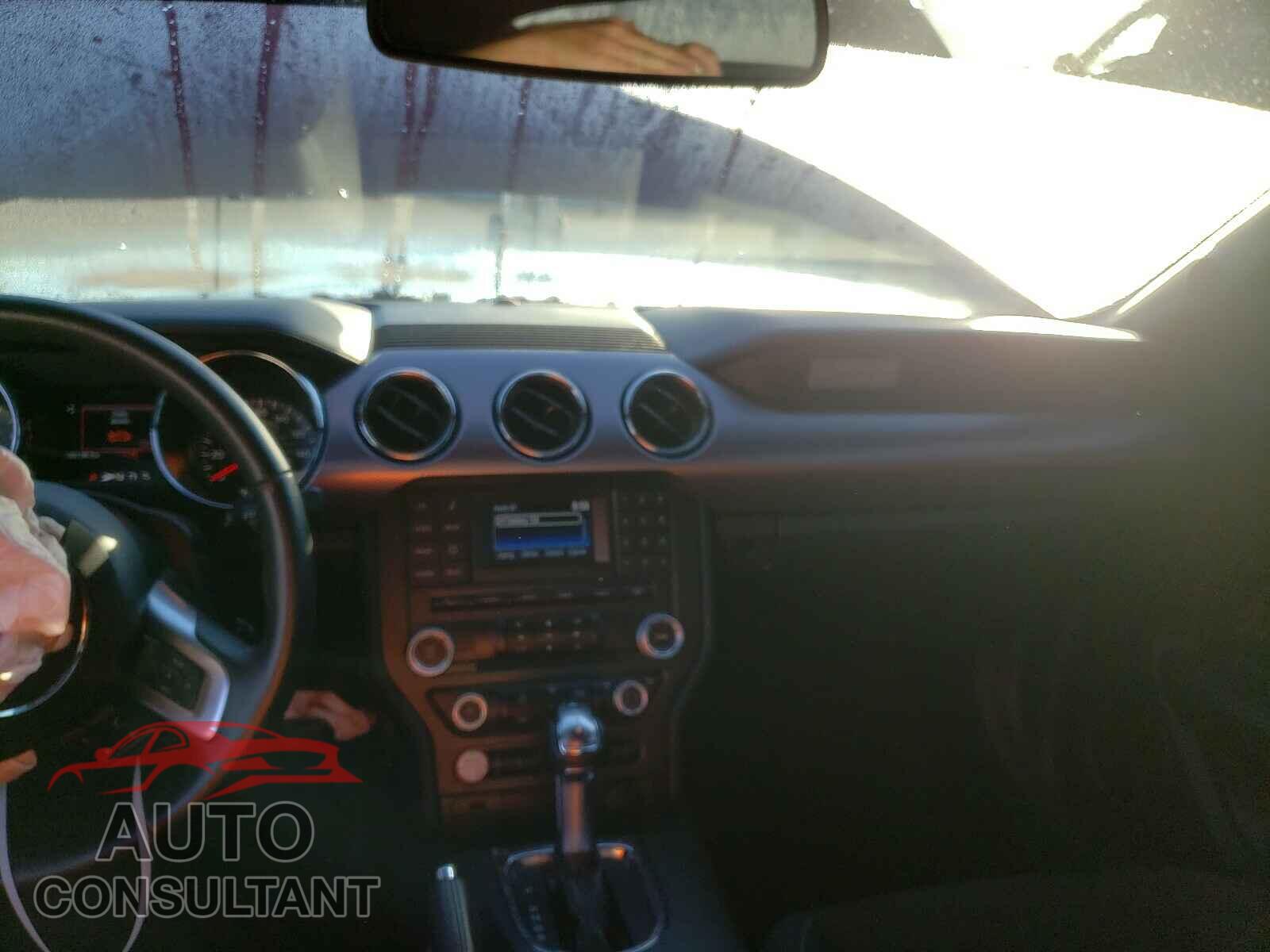 FORD MUSTANG 2017 - 1FA6P8TH0H5262837