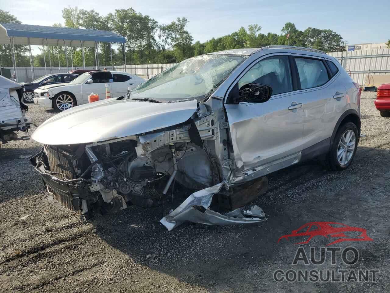 NISSAN ROGUE 2018 - JN1BJ1CP5JW109561