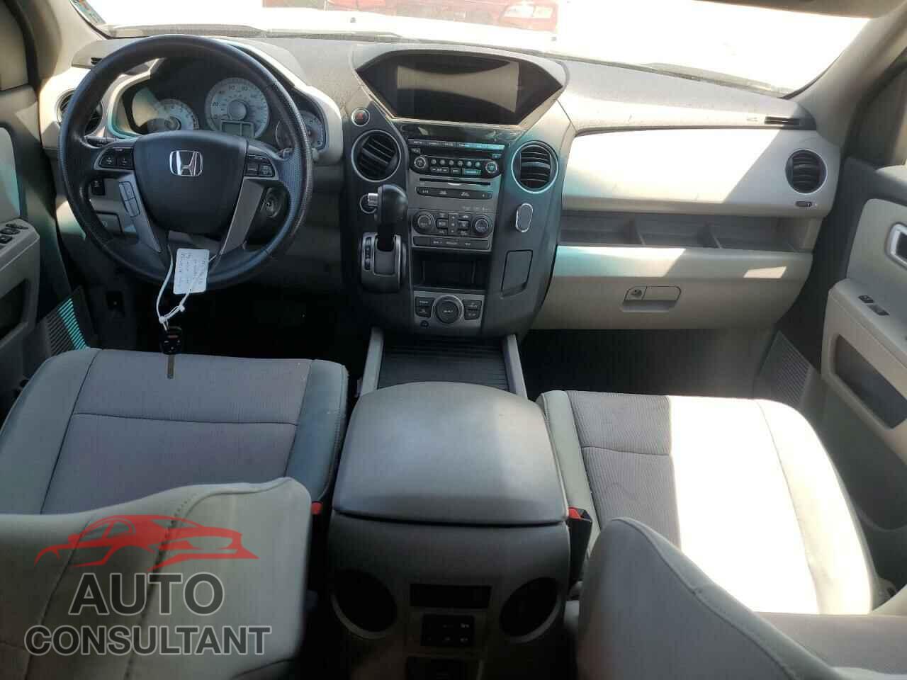 HONDA PILOT 2015 - 5FNYF4H3XFB076889