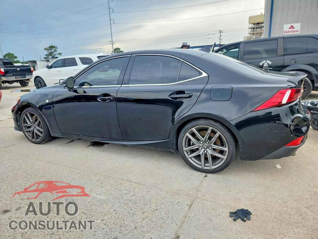 LEXUS IS 2015 - JTHBE1D22F5020482