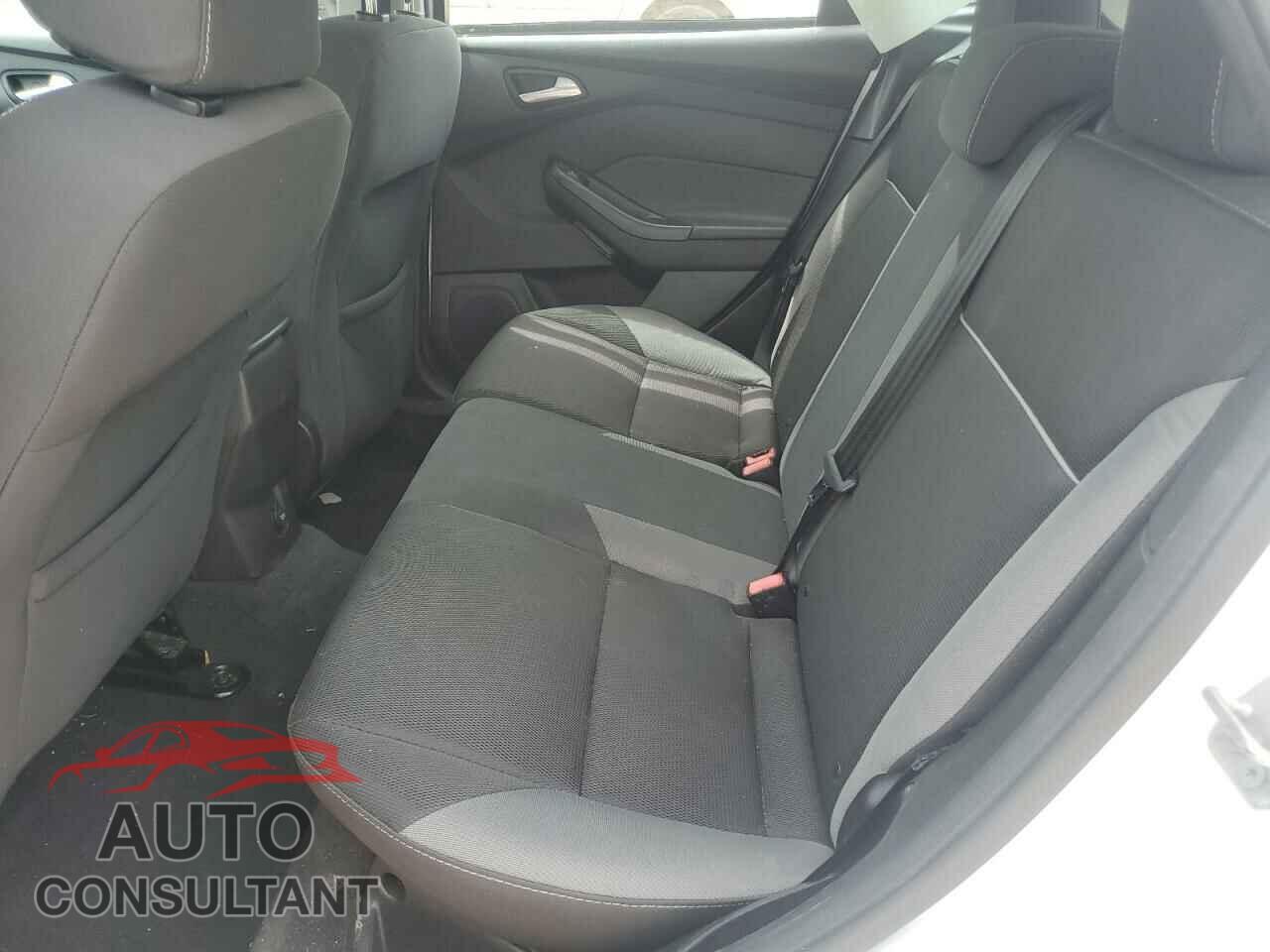 FORD FOCUS 2014 - 1FADP3K2XEL205835