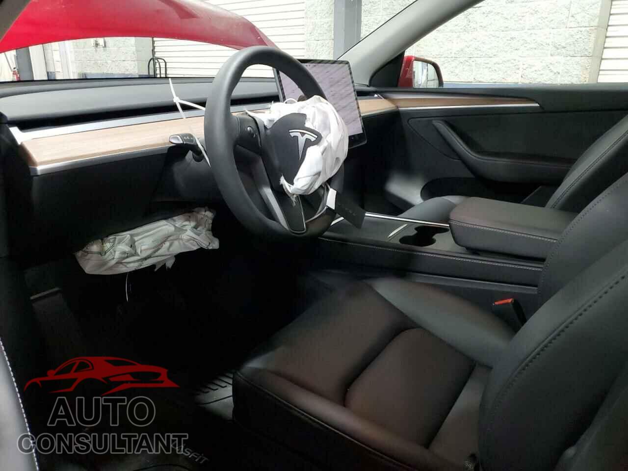 TESLA MODEL Y 2024 - 7SAYGDEE2RF025929