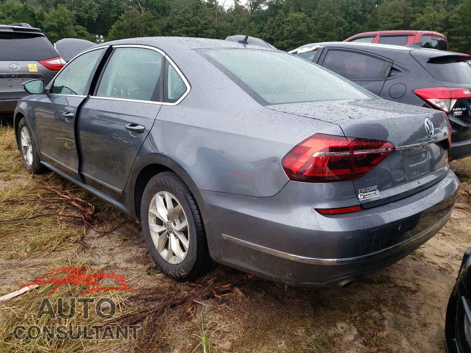 VOLKSWAGEN PASSAT 2017 - 1VWAT7A37HC012411