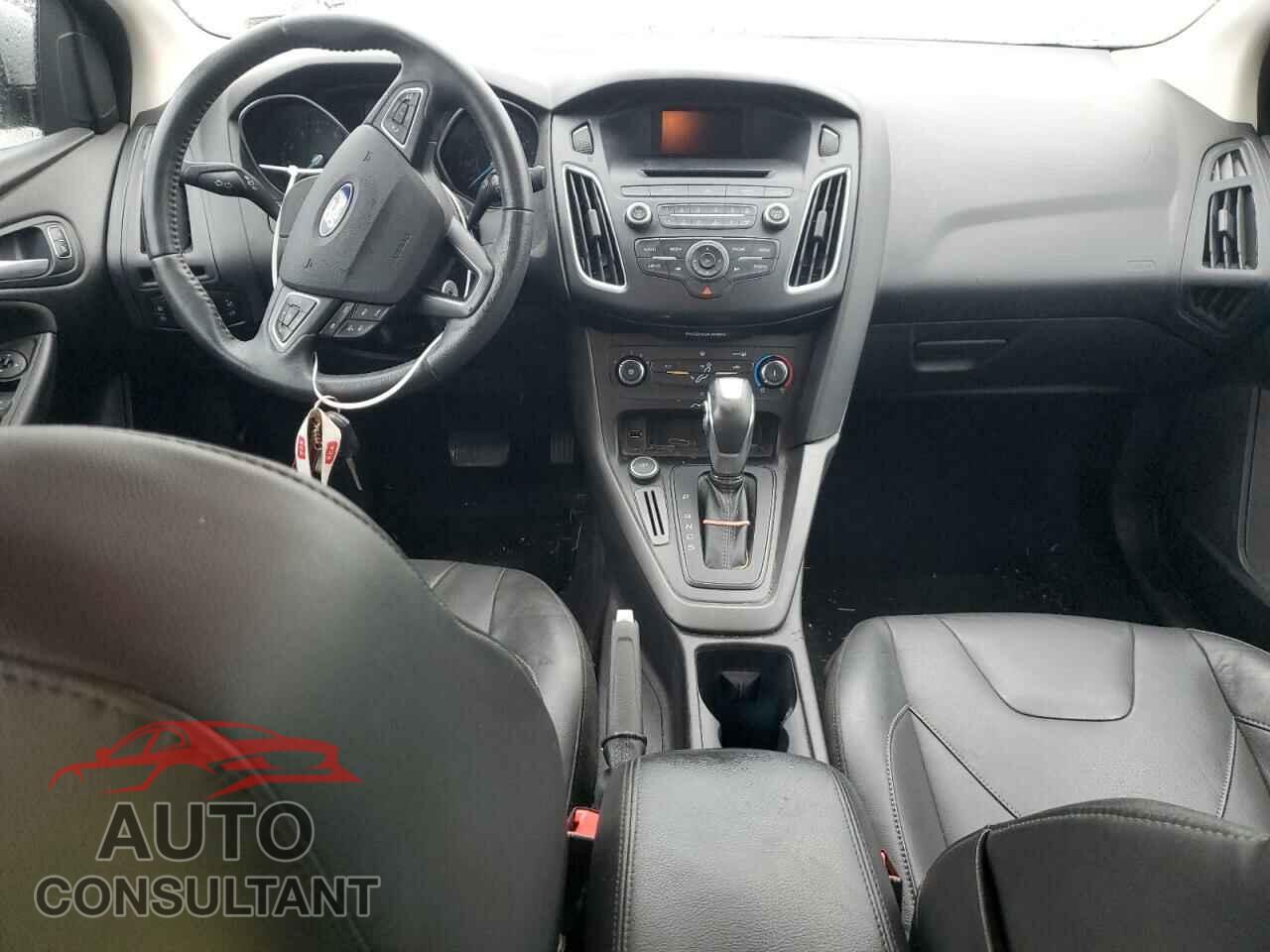 FORD FOCUS 2015 - 1FADP3F20FL214085