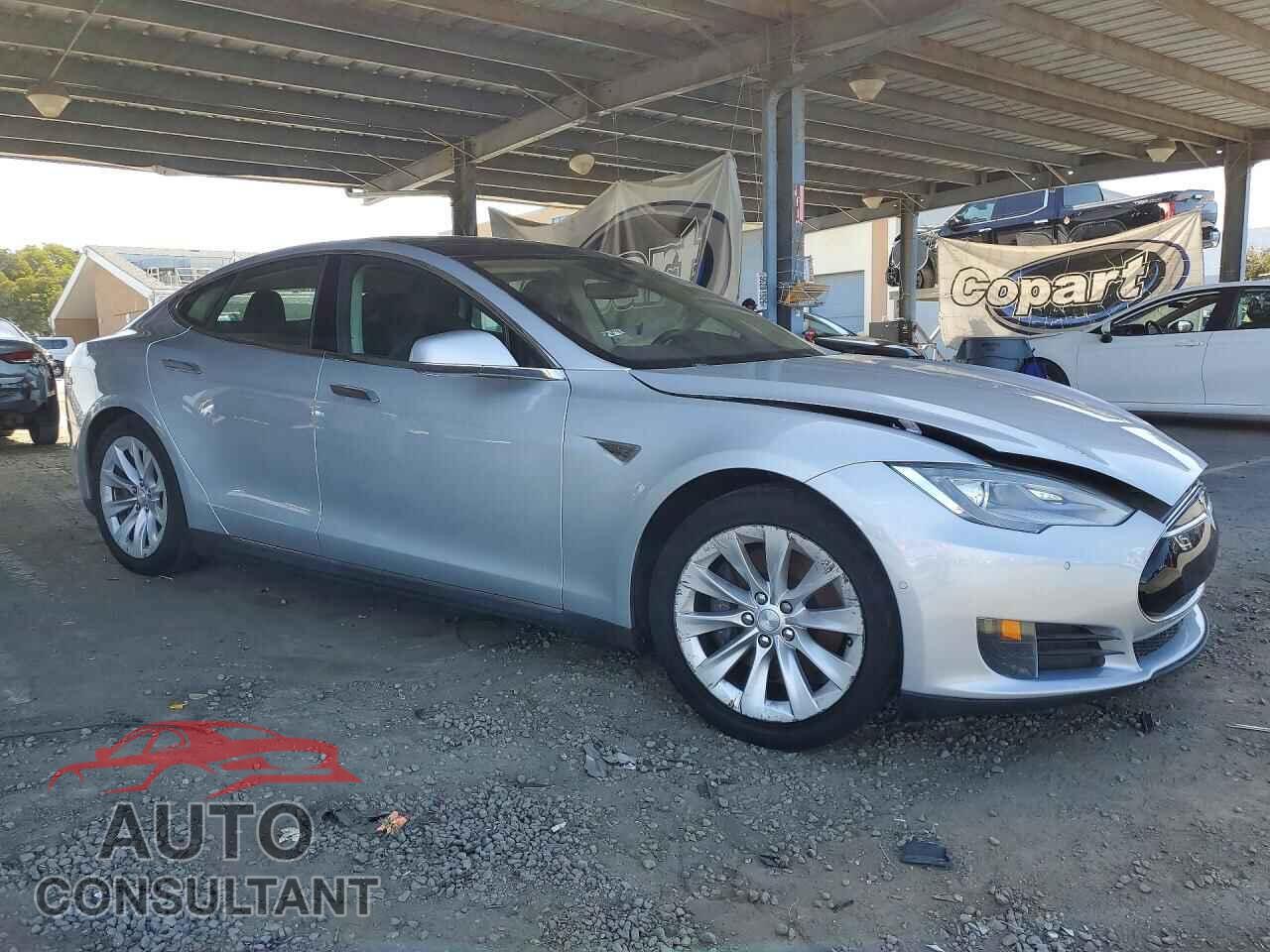 TESLA MODEL S 2015 - 5YJSA1E16FF116097
