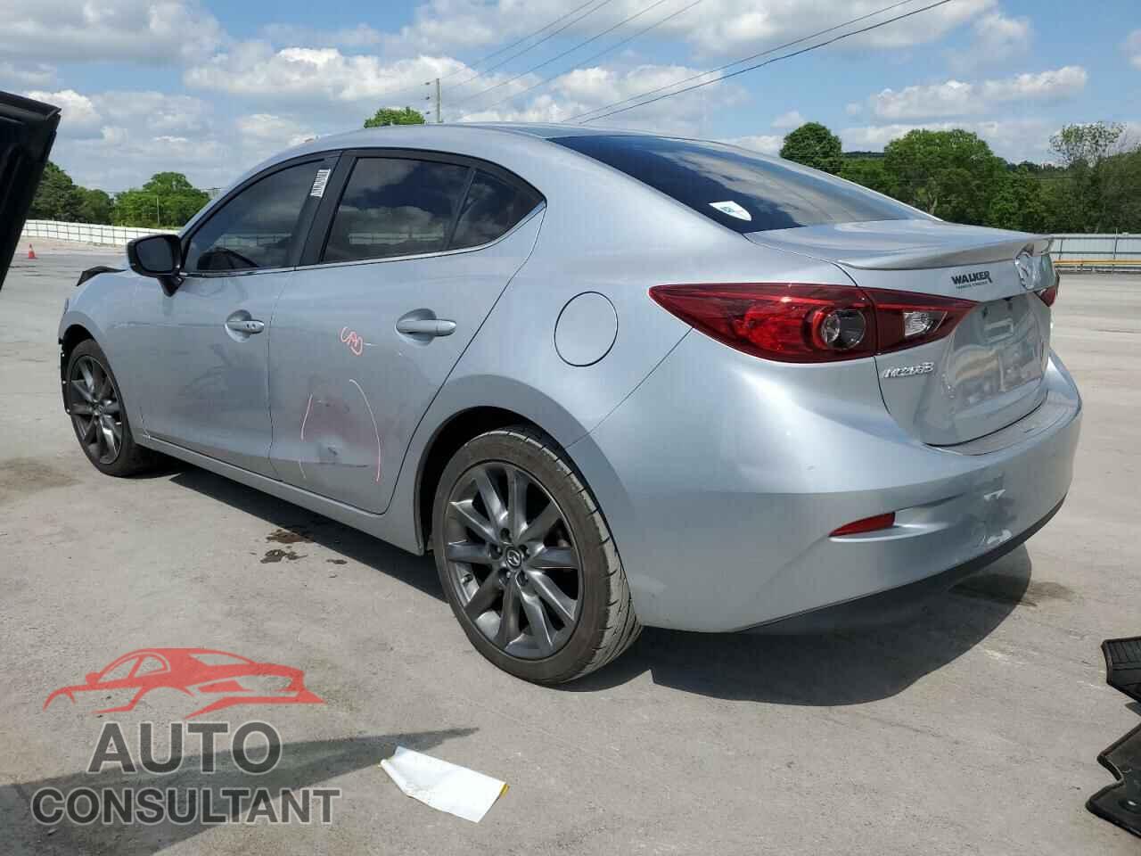 MAZDA 3 2018 - 3MZBN1V33JM161893