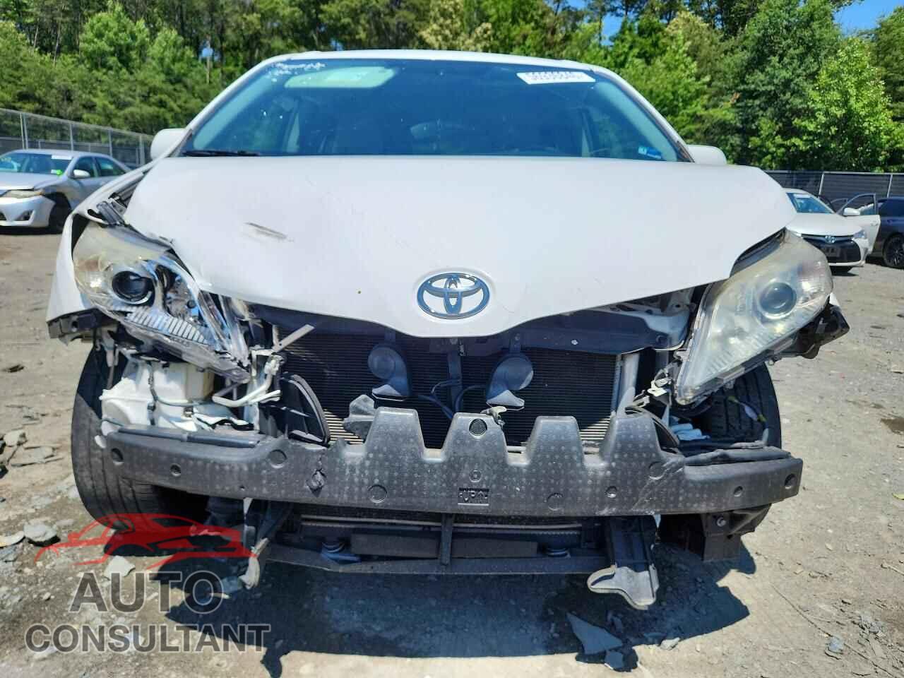 TOYOTA SIENNA 2017 - 5TDKZ3DC7HS837230