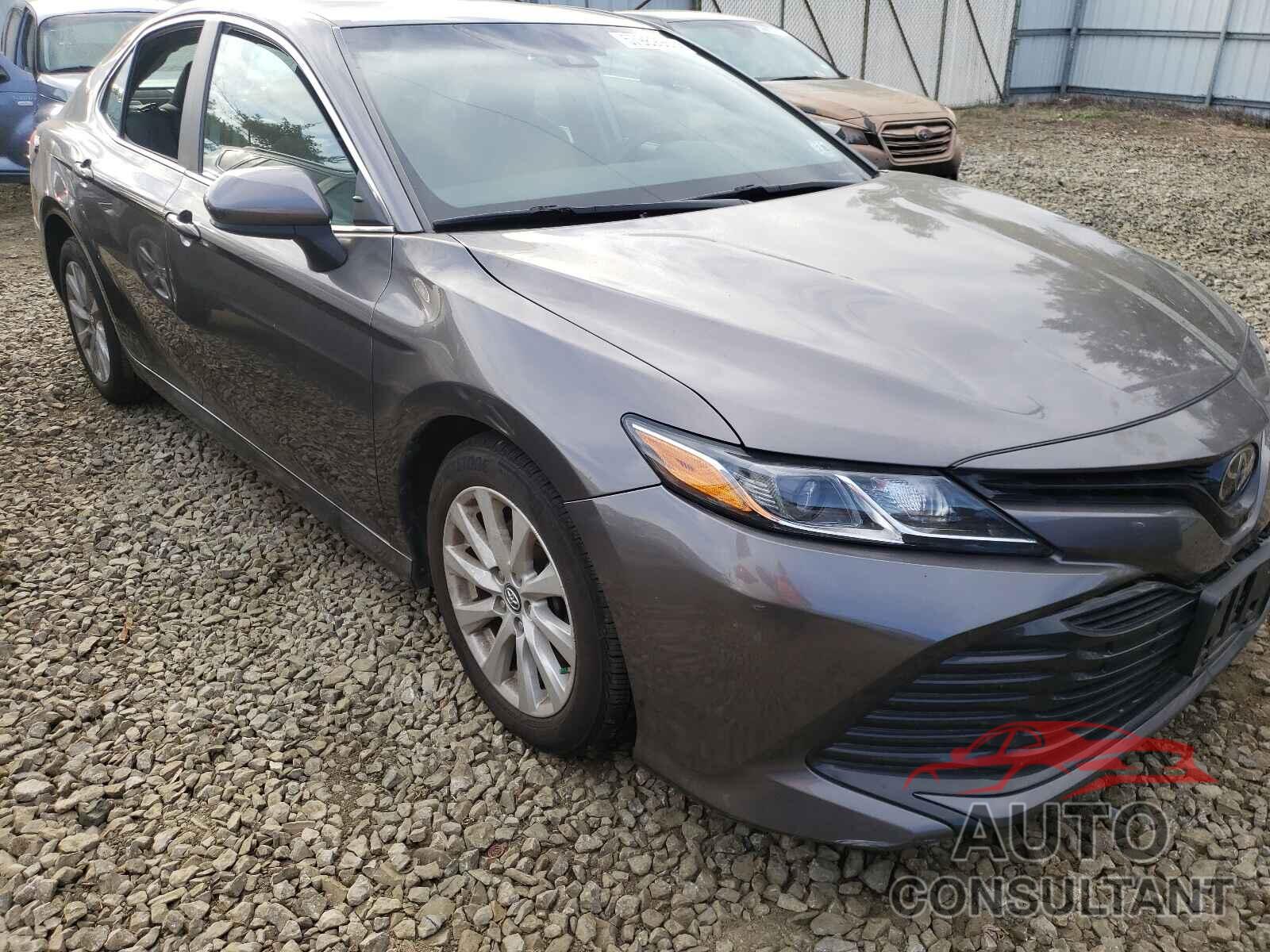 TOYOTA CAMRY 2018 - 4T1B11HK3JU060183