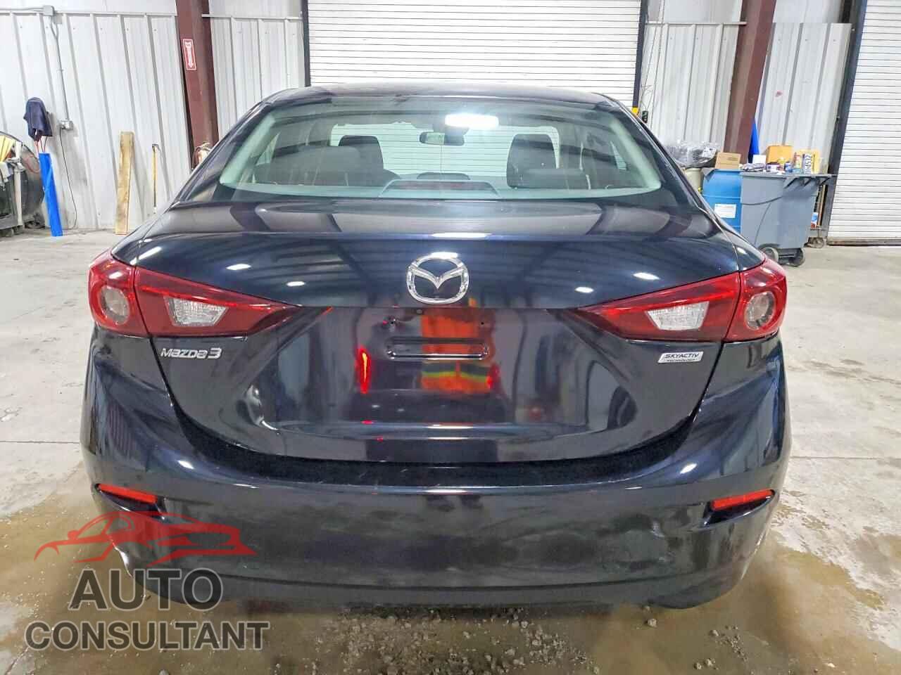MAZDA 3 2018 - 3MZBN1U74JM192817