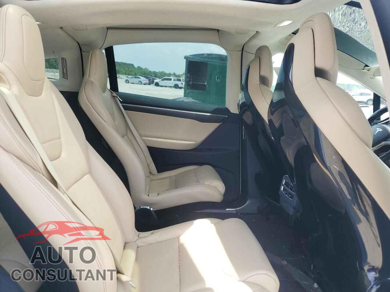 TESLA MODEL X 2017 - 5YJXCBE29HF043552