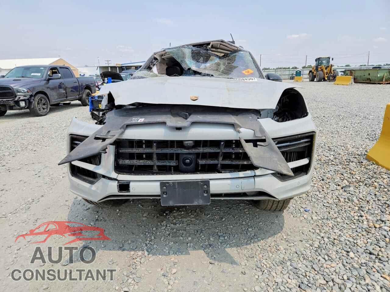 PORSCHE CAYENNE 2024 - WP1AM2AY8RDA48309