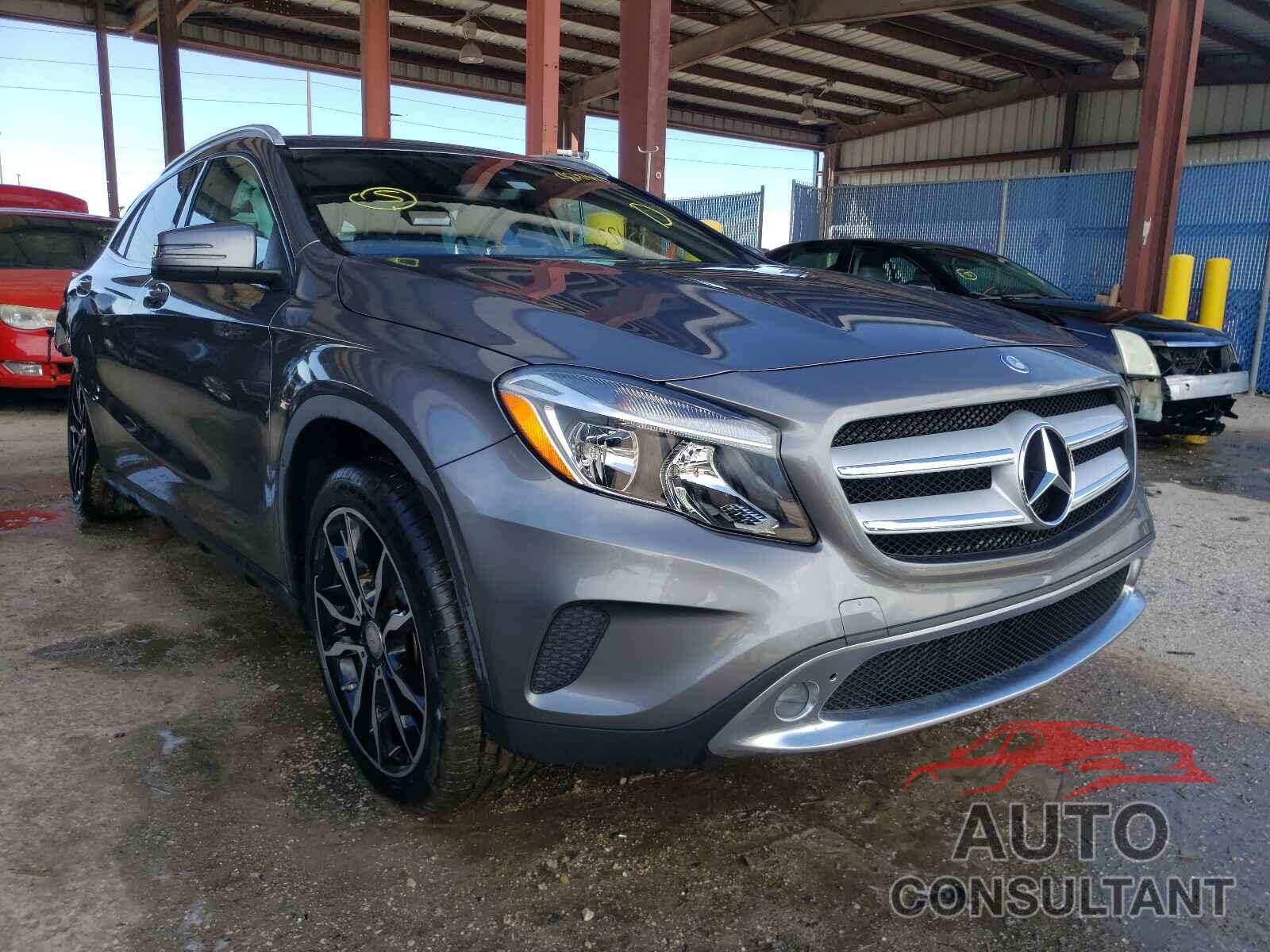 MERCEDES-BENZ GLA-CLASS 2017 - WDCTG4EB5HJ304774