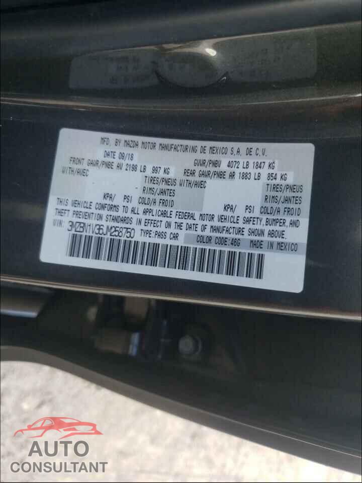 MAZDA 3 2018 - 3MZBN1V36JM258750