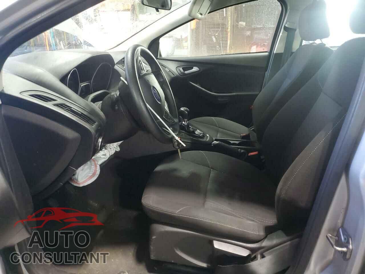 FORD FOCUS 2015 - 1FADP3FE6FL213565