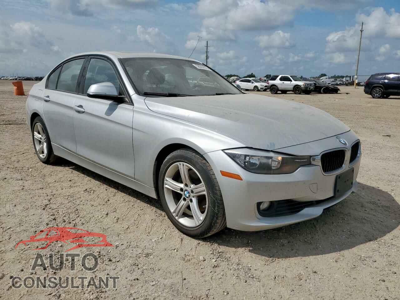 BMW 3 SERIES 2013 - WBA3C1C52DF441727