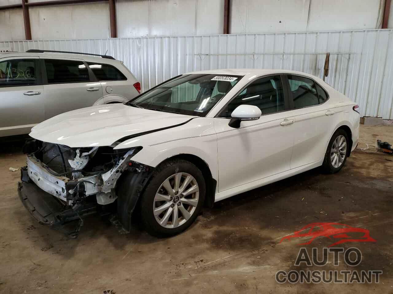 TOYOTA CAMRY 2018 - 4T1B11HK3JU143273