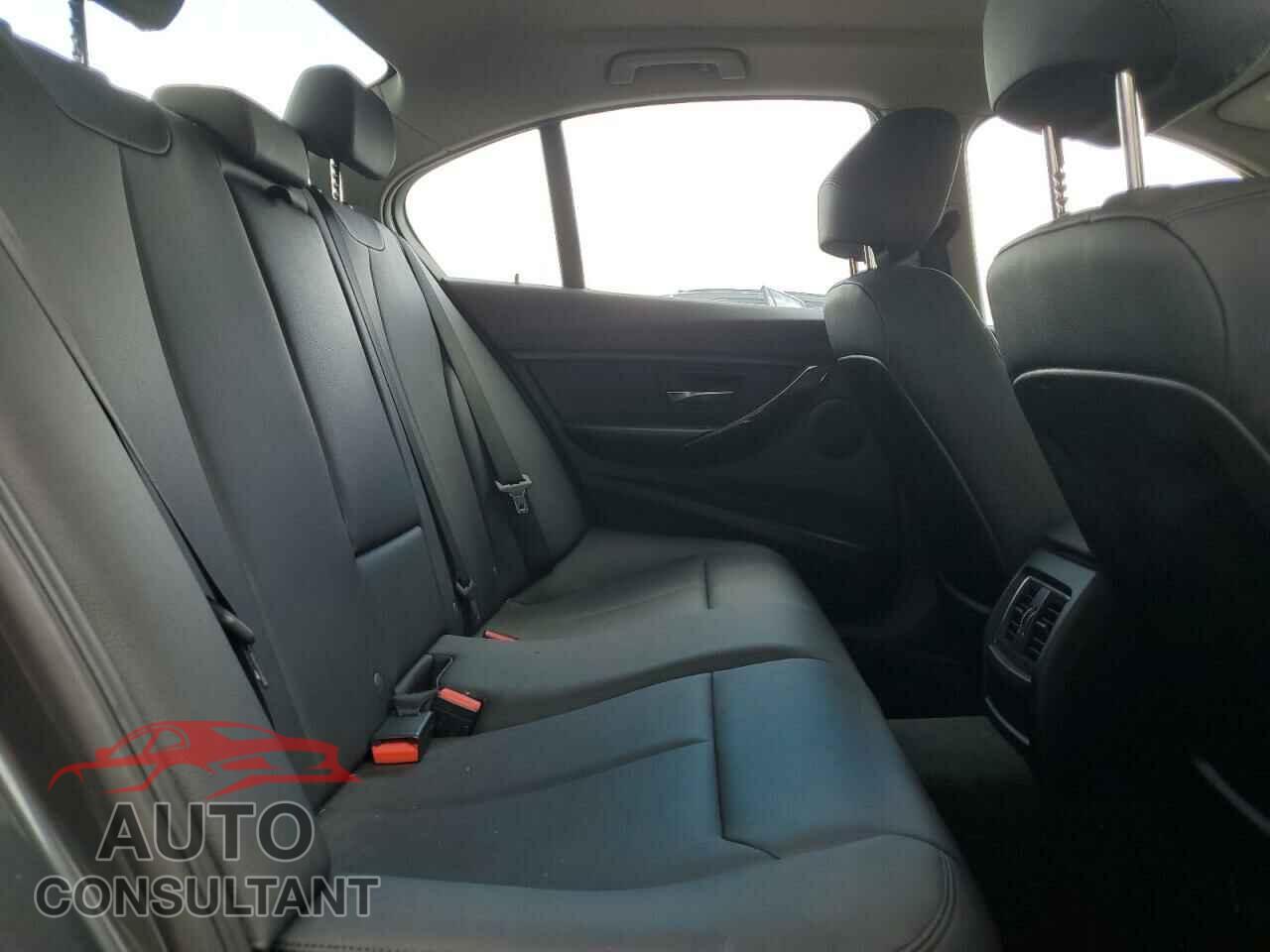 BMW 3 SERIES 2016 - WBA8E5G55GNU21841
