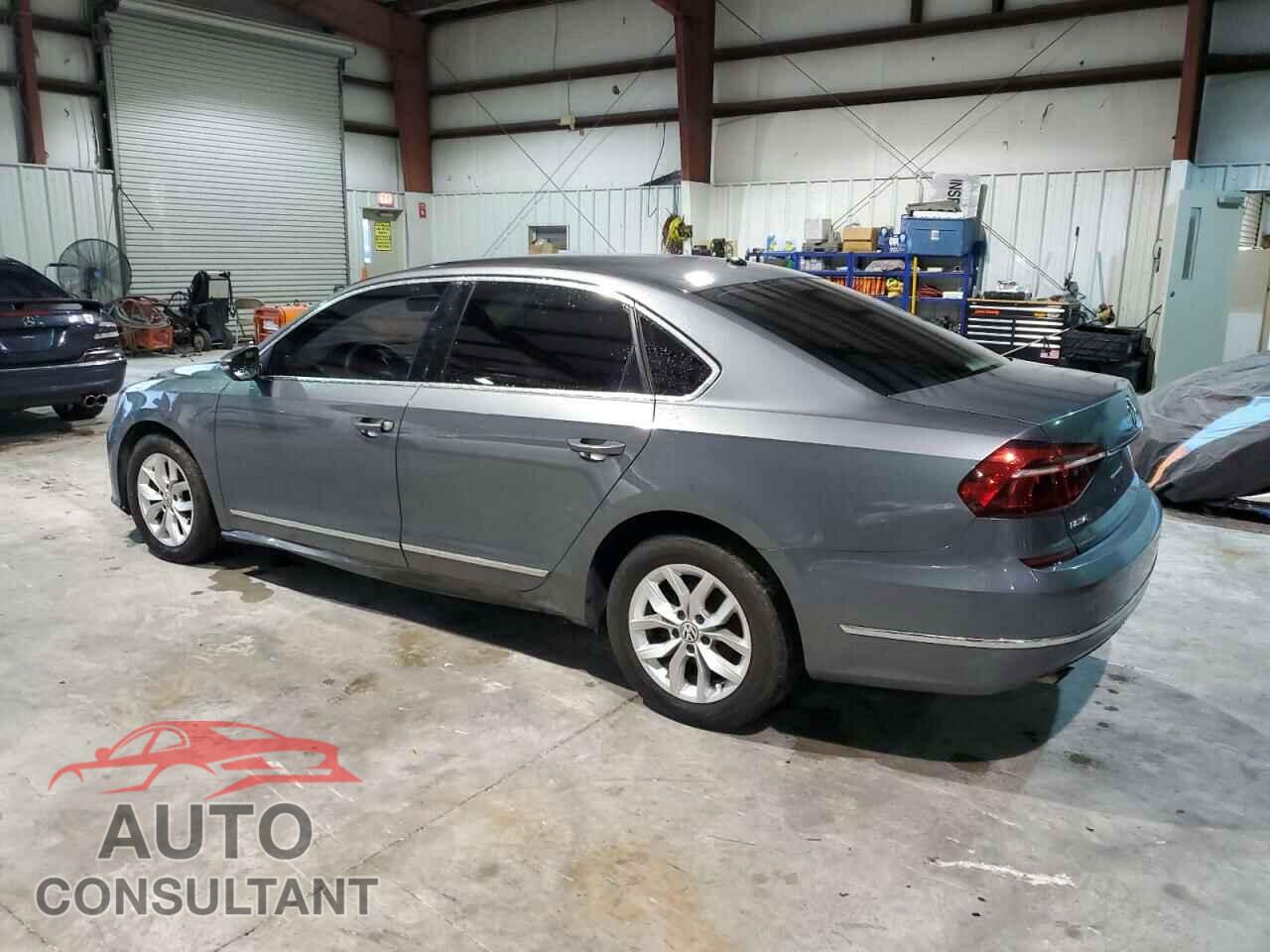 VOLKSWAGEN PASSAT 2017 - 1VWAT7A30HC015005