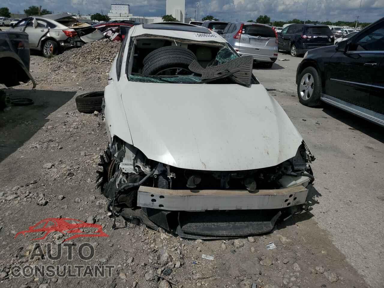 LEXUS IS 2011 - JTHBF5C28B5148676