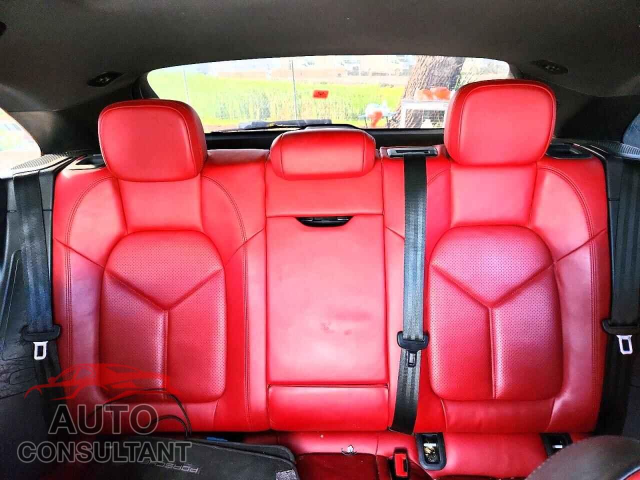 PORSCHE MACAN 2018 - WP1AA2A50JLB07815