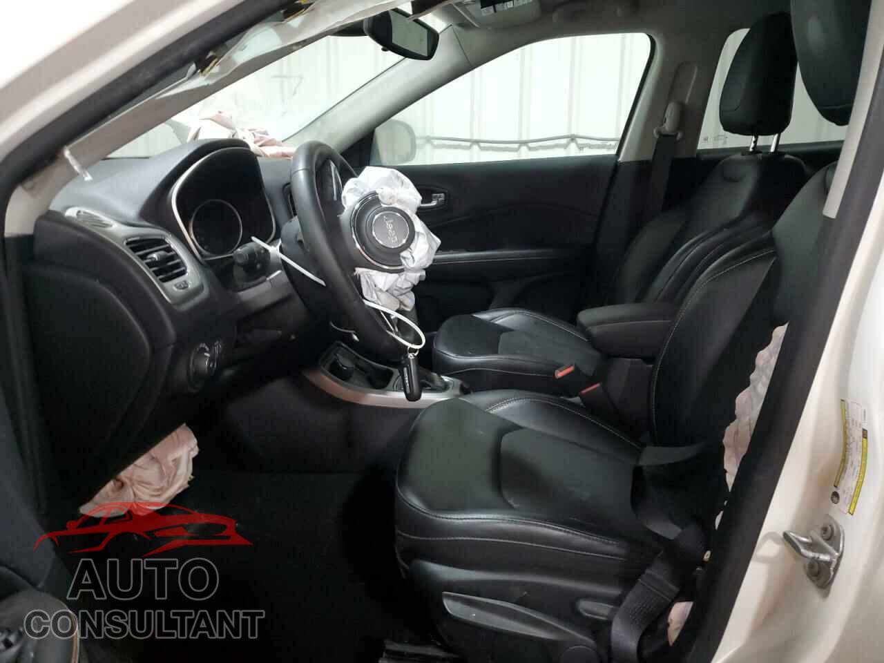 JEEP COMPASS 2020 - 3C4NJDBB0LT240052