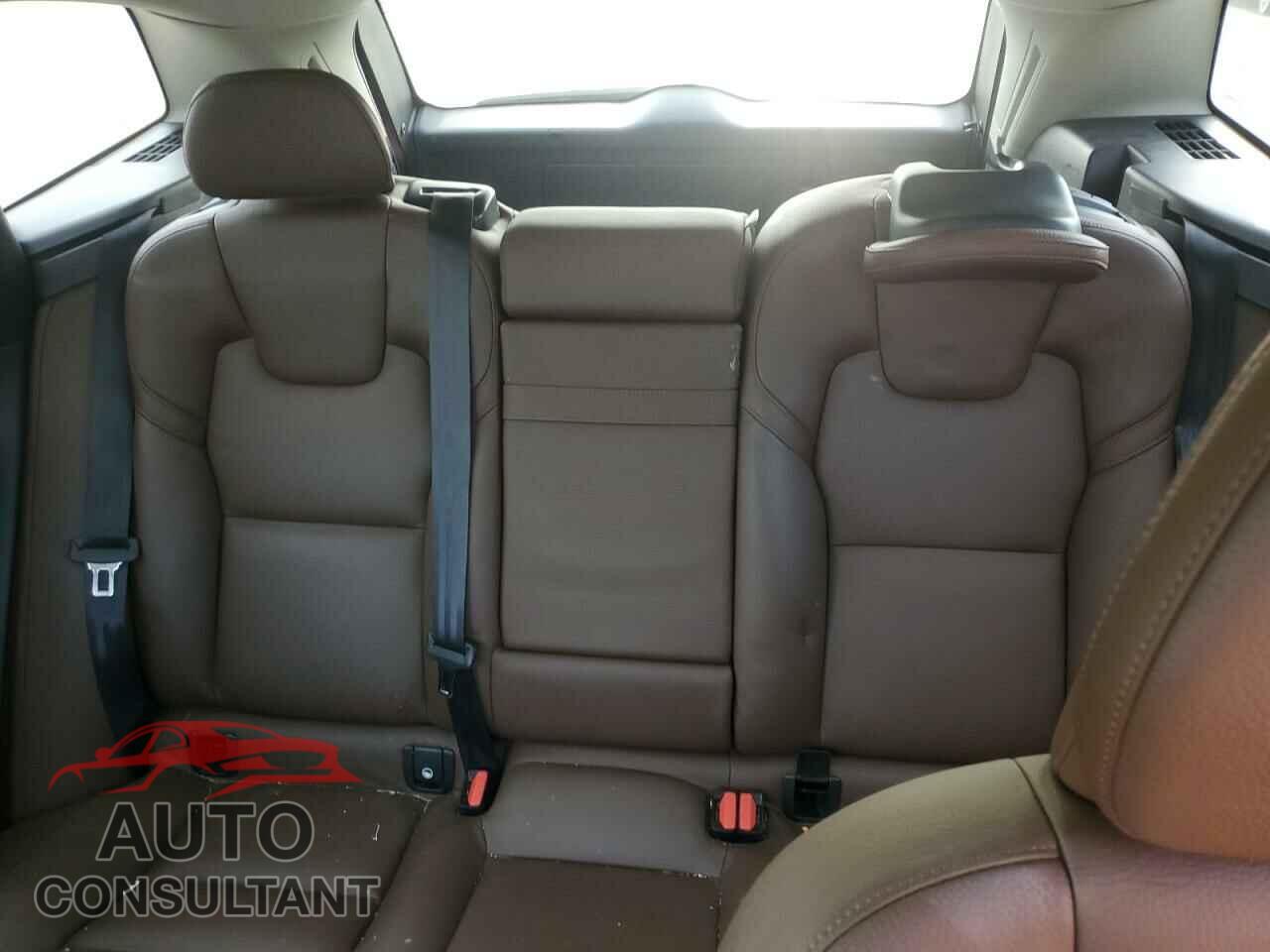 VOLVO XC60 2019 - LYVA22RL6KB228677