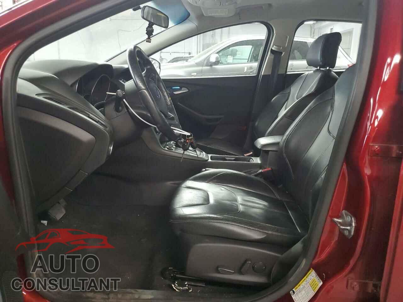 FORD FOCUS 2015 - 1FADP3F22FL338195