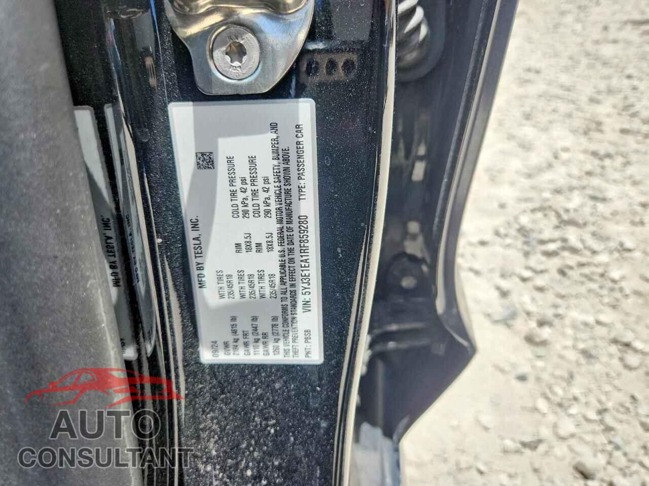TESLA MODEL 3 2024 - 5YJ3E1EA1RF859280