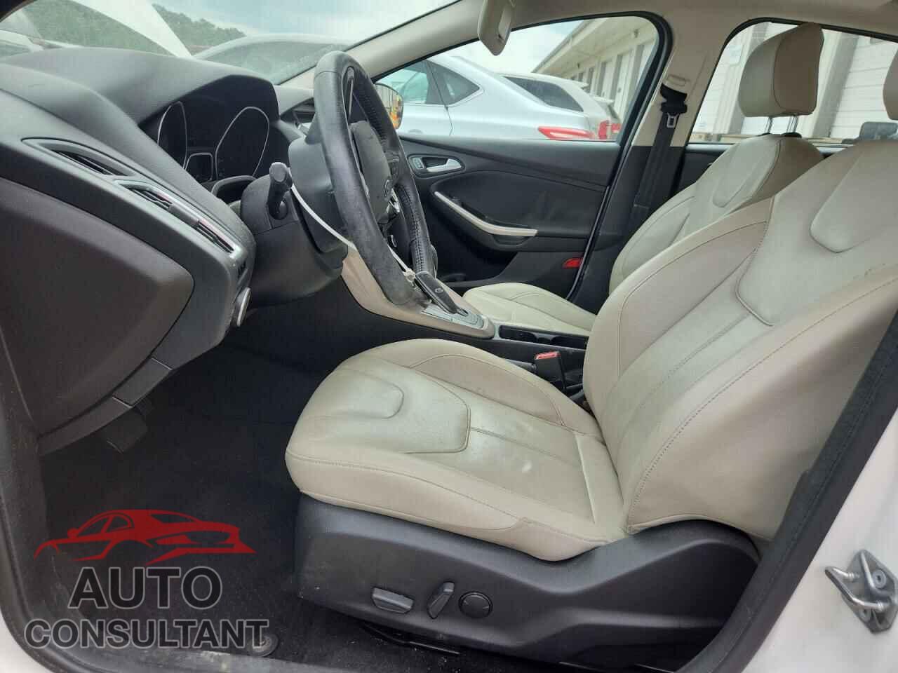 FORD FOCUS 2018 - 1FADP3J26JL252971