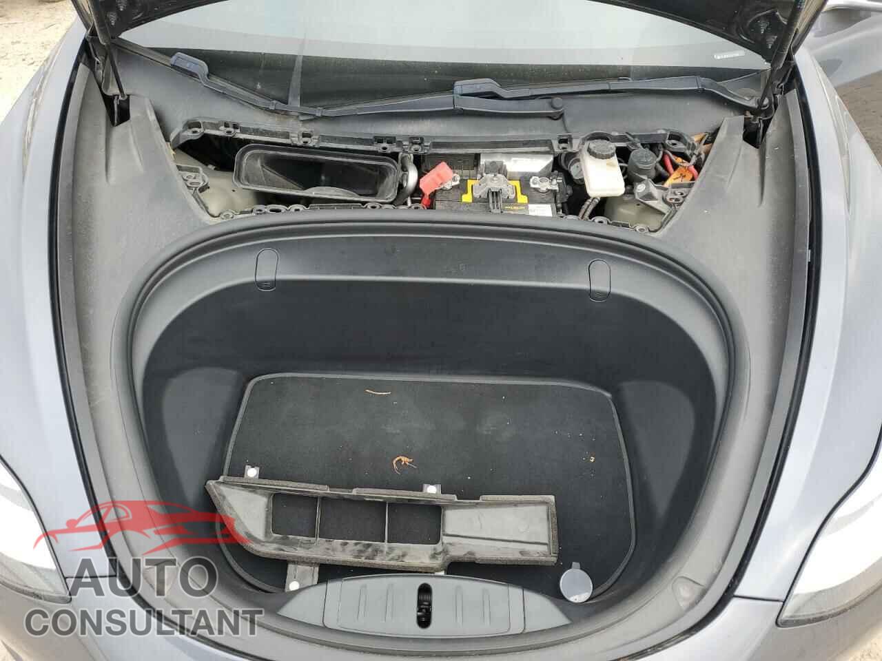TESLA MODEL 3 2018 - 5YJ3E1EA0JF158136