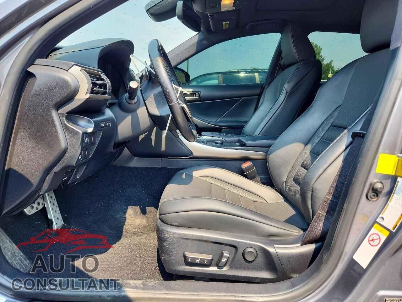 LEXUS IS 2017 - JTHCM1D2XH5015671