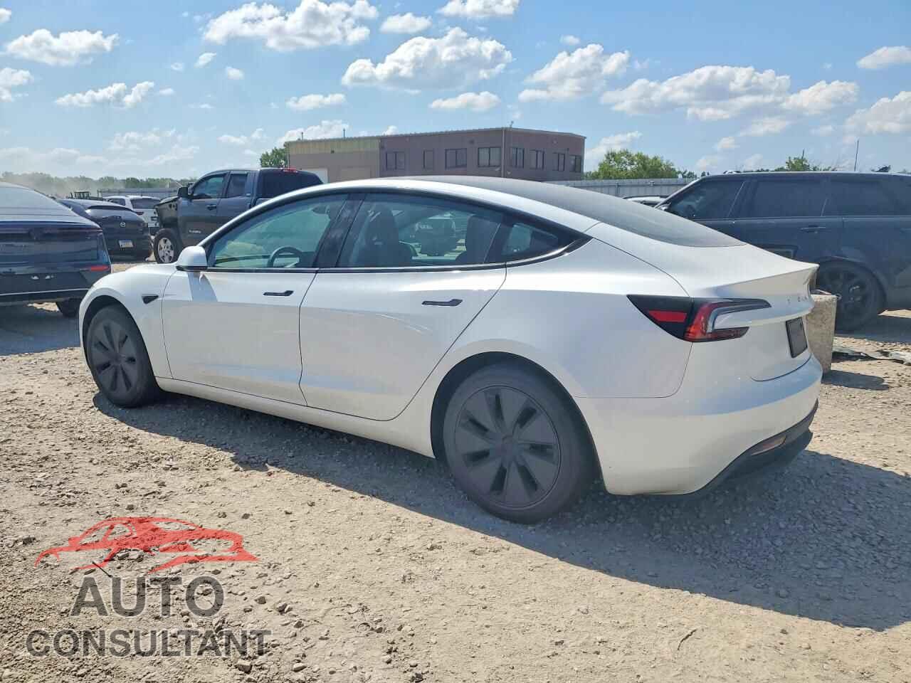 TESLA MODEL 3 2024 - 5YJ3E1EA7RF717550