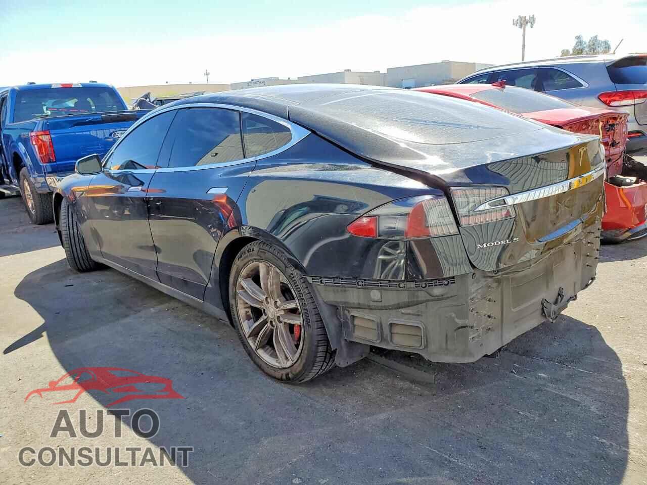 TESLA MODEL S 2013 - 5YJSA1CG8DFP06385