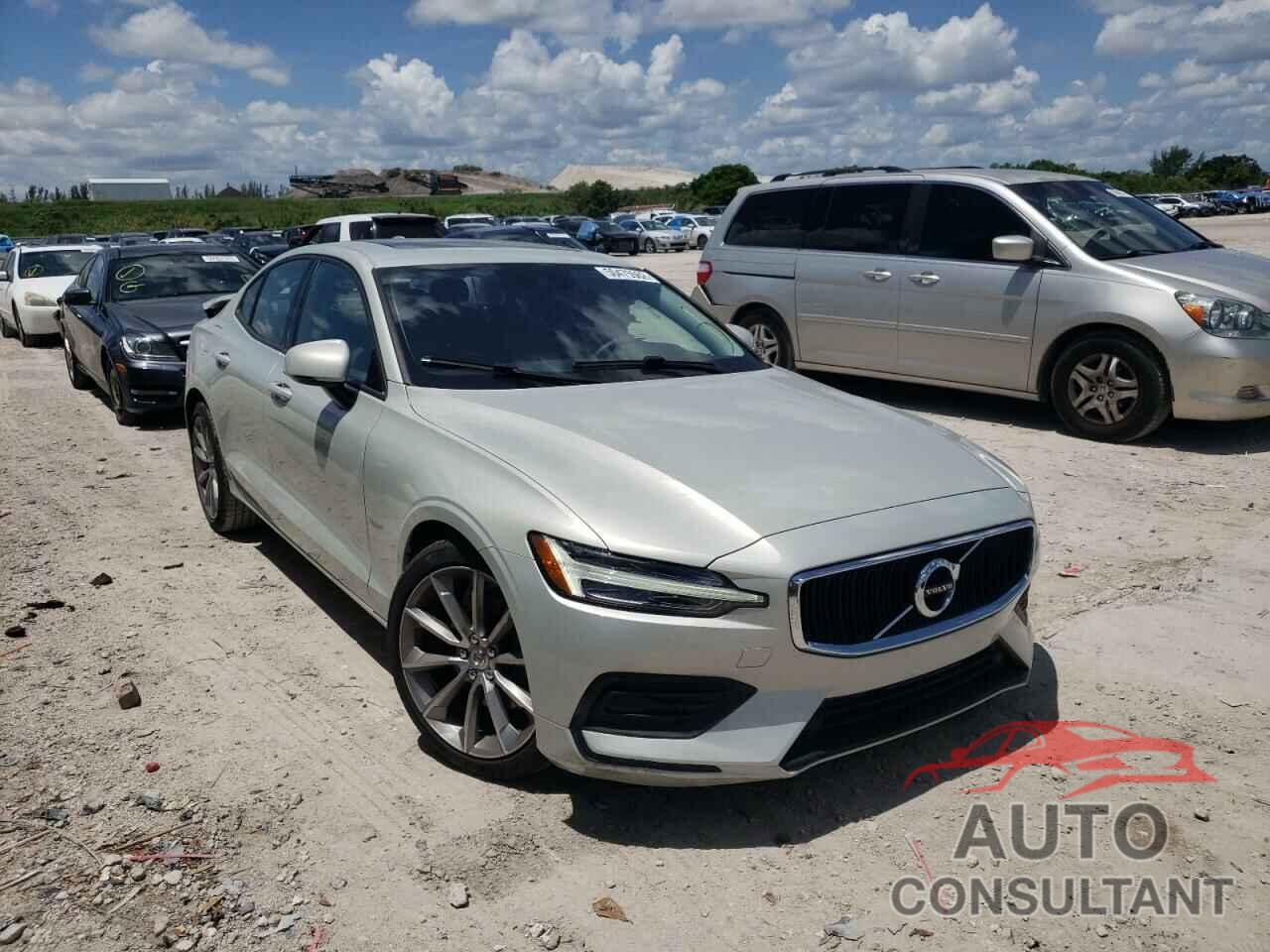 VOLVO S60 2019 - 7JR102FK3KG015886