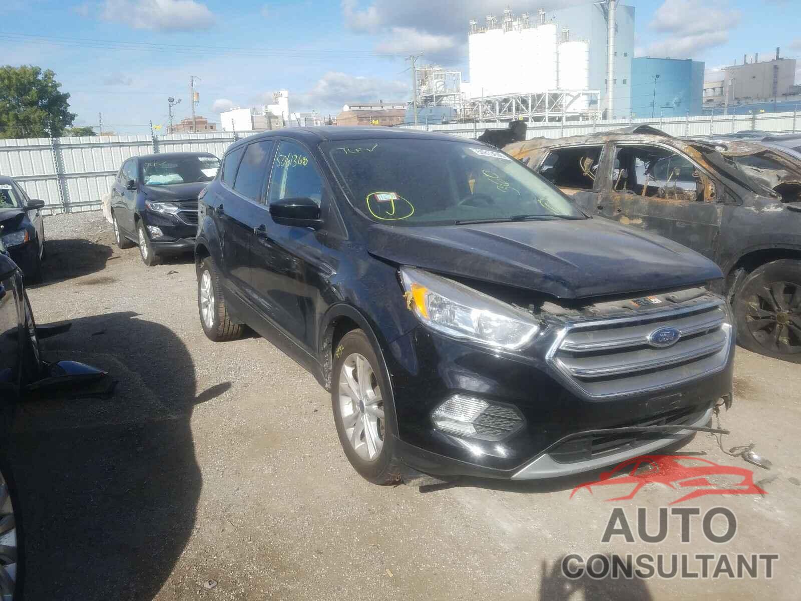 FORD ESCAPE 2017 - 1FMCU9G98HUA15744
