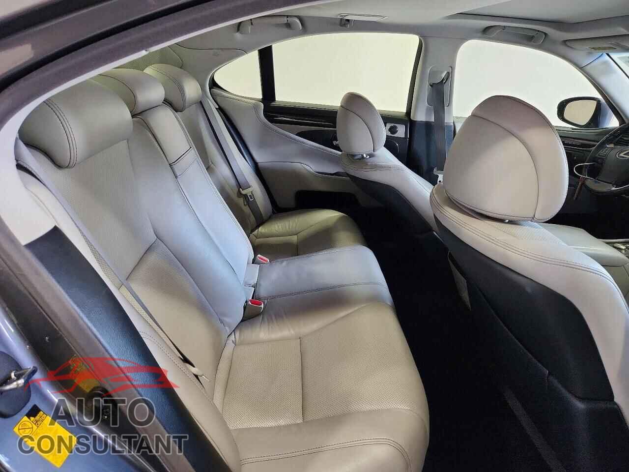 LEXUS LS460 2013 - JTHCL5EF2D5019171