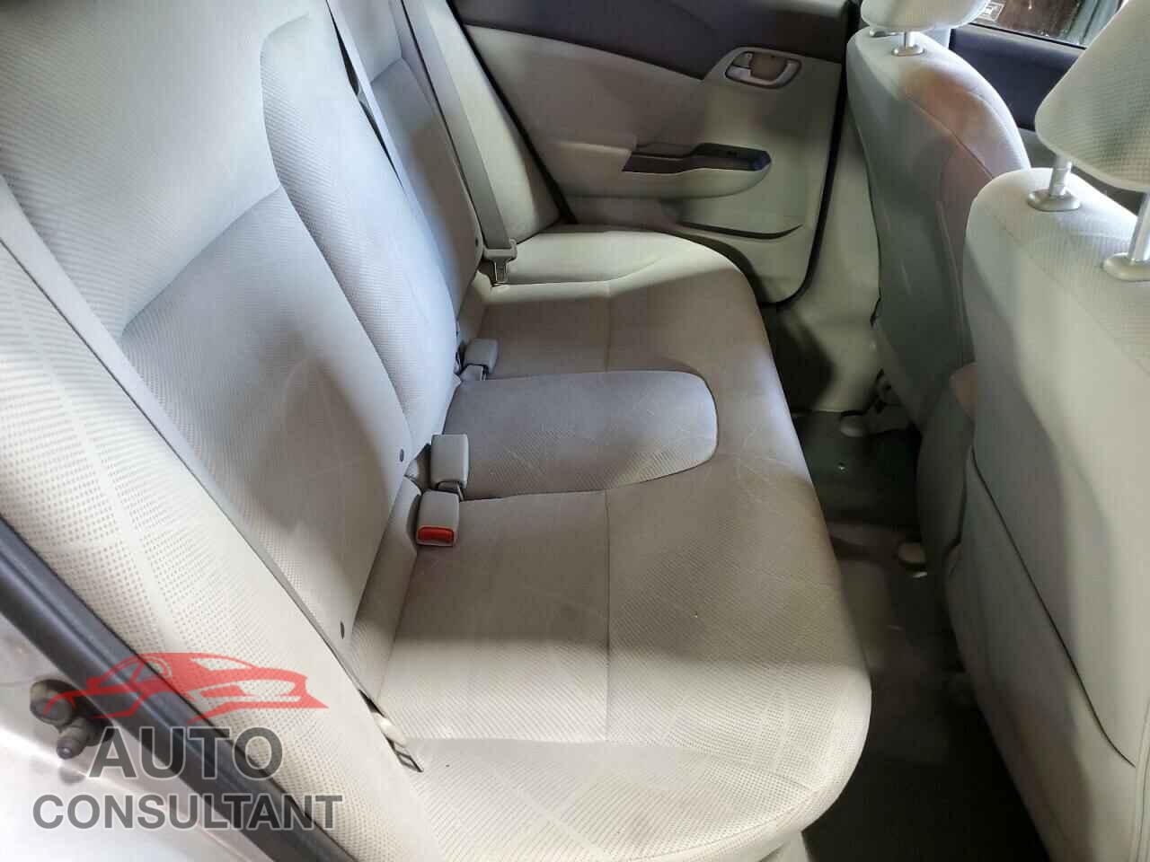 HONDA CIVIC 2012 - 2HGFB2F52CH584986