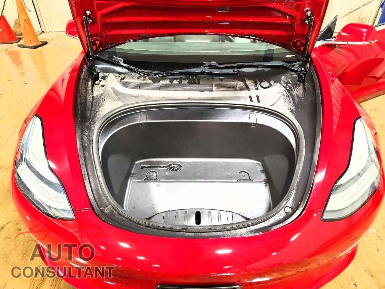 TESLA MODEL 3 2019 - 5YJ3E1EB2KF453751