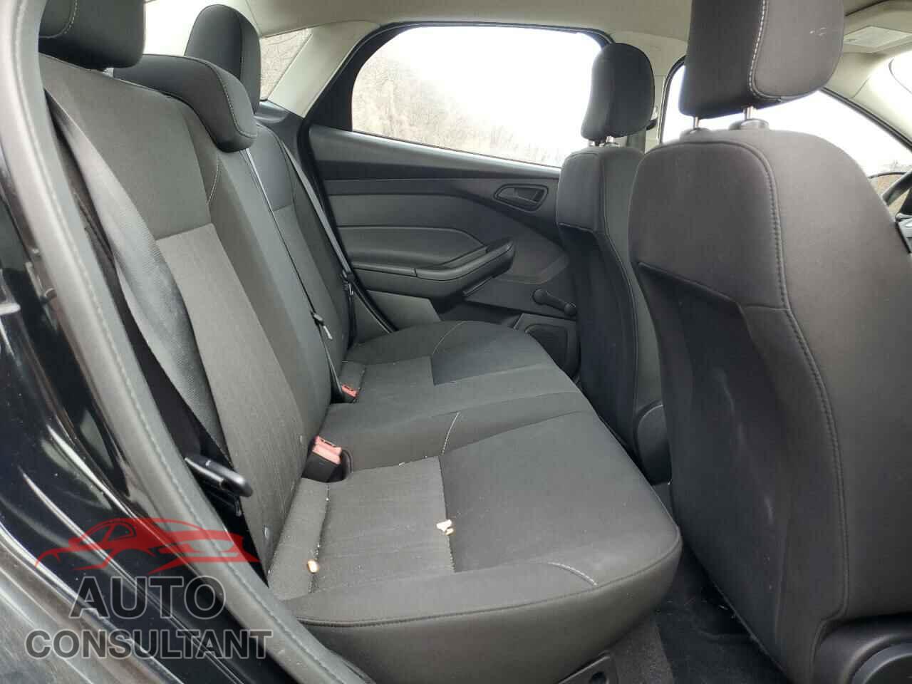 FORD FOCUS 2017 - 1FADP3E22HL311499