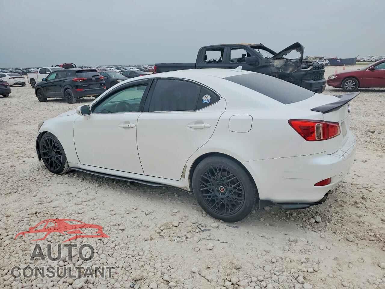 LEXUS IS 2011 - JTHBF5C24B5135083