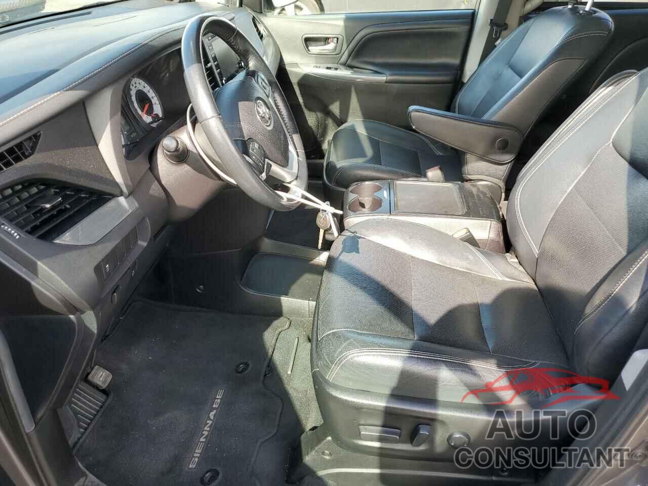 TOYOTA SIENNA 2019 - 5TDXZ3DC8KS019227