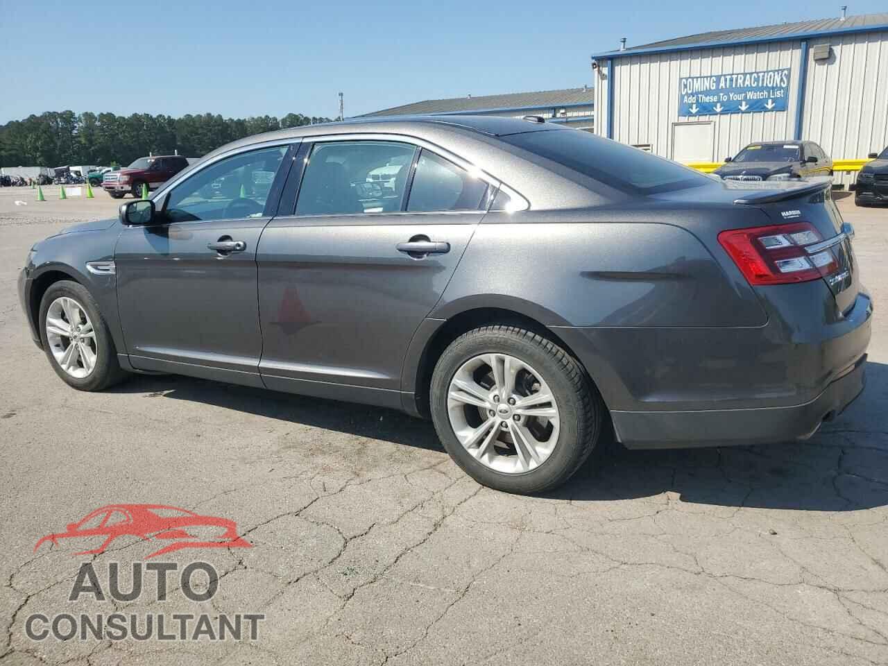 FORD TAURUS 2018 - 1FAHP2E84JG127616