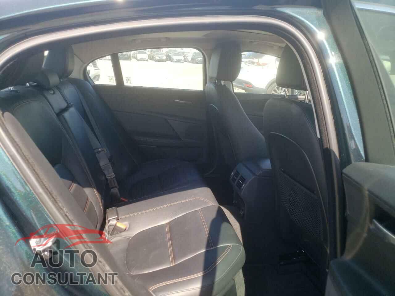 JAGUAR XE 2017 - SAJAE4BV4HA976246